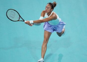 Three consecutive victories! Zheng Qinwen defeated his opponent 2-0 to advance to the quarterfinals