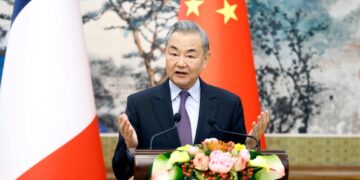Wang Yi: Promote the spirit of establishing diplomatic relations between China and France and make new contributions to world peace and development