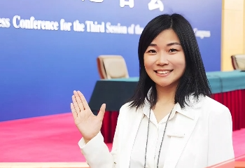 Why did this press conference attract global attention when queuing 5 hours in advance?