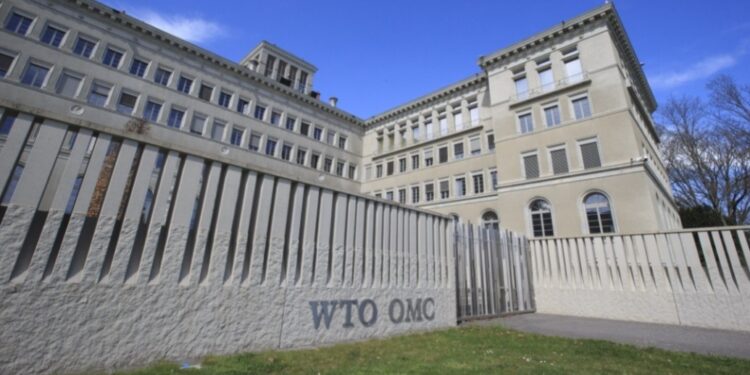 And the judge | The United States enjoys a huge surplus in service trade by taking the free ride of economic globalization