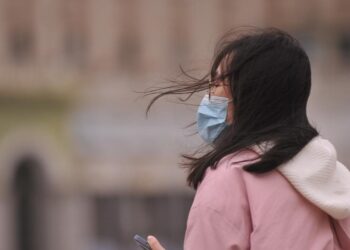 Beijing issues blue warning signal for strong winds
