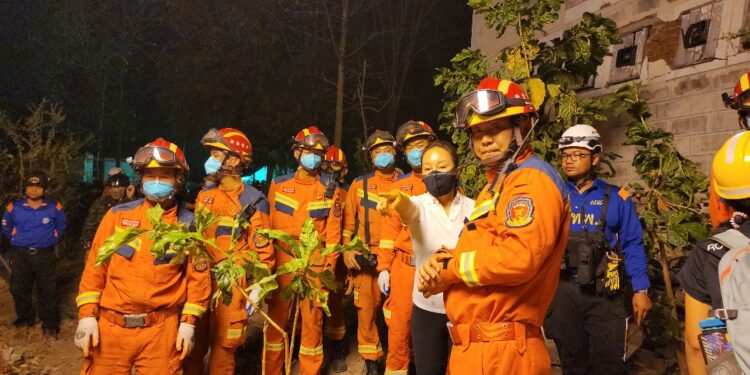 Chinese rescue team rescued 4 survivors in Myanmar within 7 hours