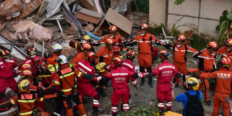 Chinese rescue team rescues a survivor trapped for 120 hours – China Daily