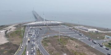 During the Qingming Festival holiday, the traffic flow of inbound vehicles at the Hong Kong-Zhuhai-Macao Bridge hits a new record
