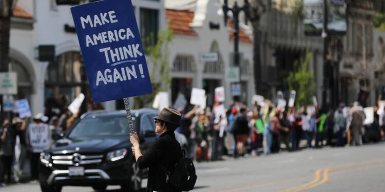 More than 1,000 events and 500,000 people “stop!” protests were sent from the United States to overseas