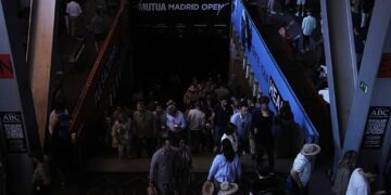 Spain and Portugal have suffered the worst power outage in history, traffic paralyzed, communication collapsed, people fled supplies