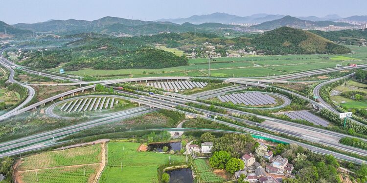 Tolls will continue to be exempted from small passenger cars on the highway during the May Day holiday in 2025