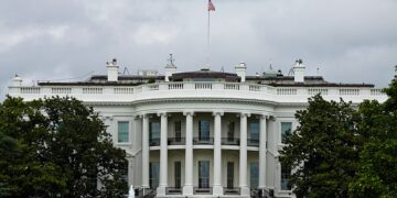 Trump extends federal government civilian employee recruitment freeze to July