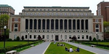 US institution filed a class action lawsuit requesting court to restore legal status of international students with visa revoked