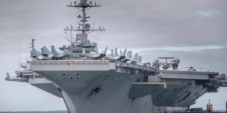 Video丨US aircraft carriers are soaked in US$60 million to avoid Houthi attacks, causing fighter planes to fall into the sea