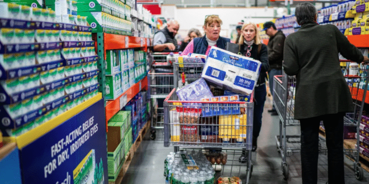 [World Say]US media: Tariffs hit small American businesses hard, survival and dreams are at stake