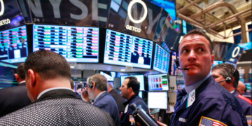 [World Says]Foreign media: Trump’s tariff policy may push the US economy to the edge of a cliff