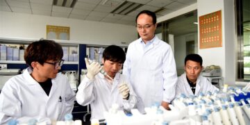 Chinese scientists discover cracking the “gene switch” of rice with high temperature resistance