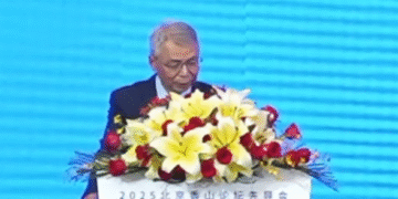 The US should give up “persecution paranoia”