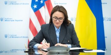 Ukraine signs mineral agreement
