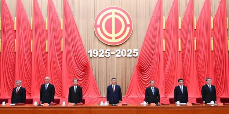 Xi Jinping insists on the Union of the Forces of the Working Class for the Renewal of the Chinese Nation