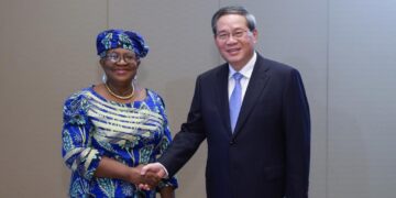 China is ready to work with the international community to put the global economy back on rails