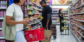 Customs duties imposed by Trump will not significantly reduce American debt