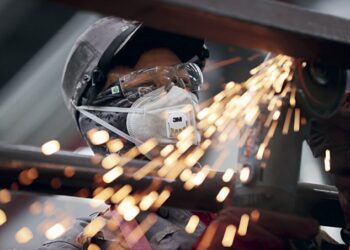 To internately, foot to the floor