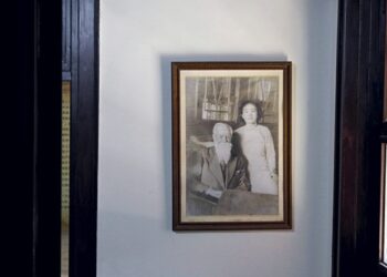 The Bussière garden in China at war