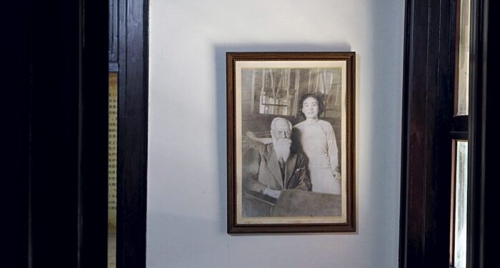 The Bussière garden in China at war