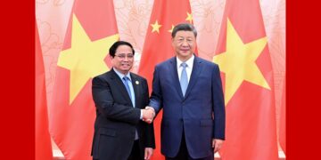 Xi Jinping meets Vietnamese Prime Minister