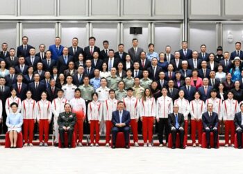 Xi Jinping meets national sports figures