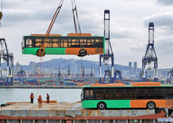 Export of China-built natural gas buses to Mexico