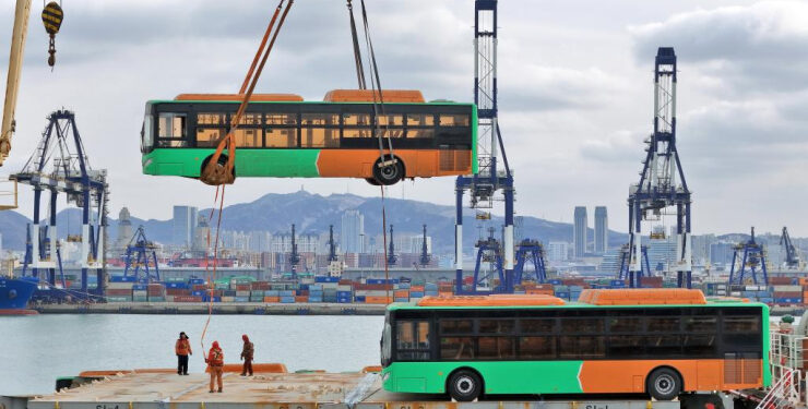 Export of China-built natural gas buses to Mexico