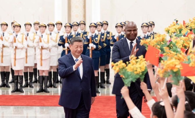 Xi Jinping meets with Mozambican President