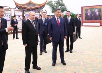 Xi Jinping and Vladimir Putin visit photo exhibition celebrating China-Russia friendship