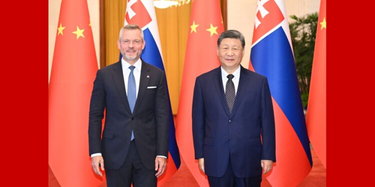 Xi Jinping holds talks with Slovak President in Beijing